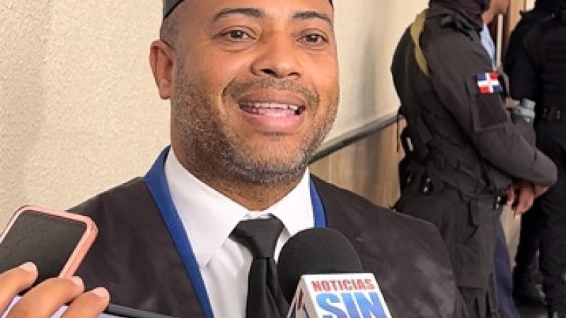 Reputado abogado Carlos Mesa interpondrá querella penal contra Romeo Santos y Aventura