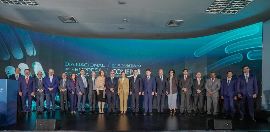 Empresarios y sindicatos “trancados” en la cesantía