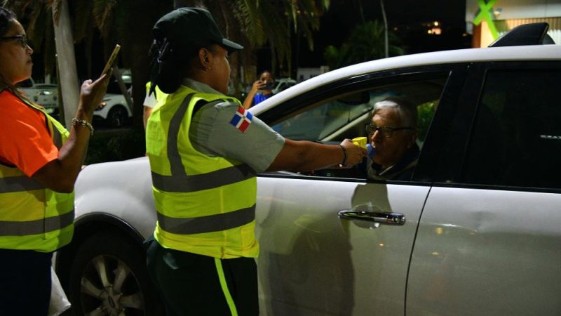 ¡Cuidado! Podrías pagar hasta RD$100,000 si conduces bajo los efectos del alcohol