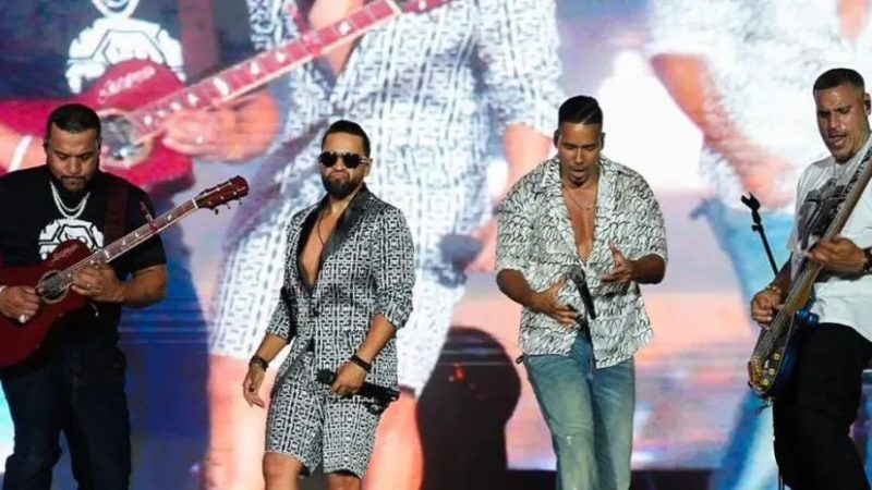 Artista Romeo Santos desacata y viola Ley de Espectáculos Públicos al cantar en concierto tema prohibido “La Suegra”