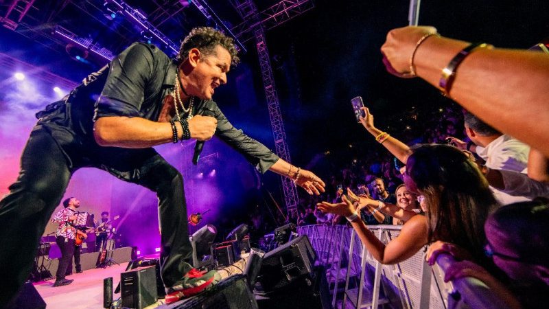 Carlos Vives desborda las pasiones con su espectacular concierto en Altos de Chavón