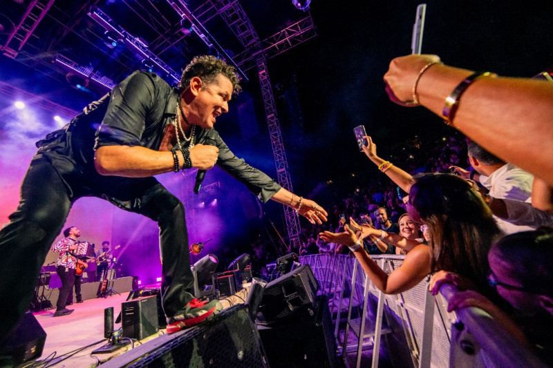 Carlos Vives desborda las pasiones con su espectacular concierto en Altos de Chavón