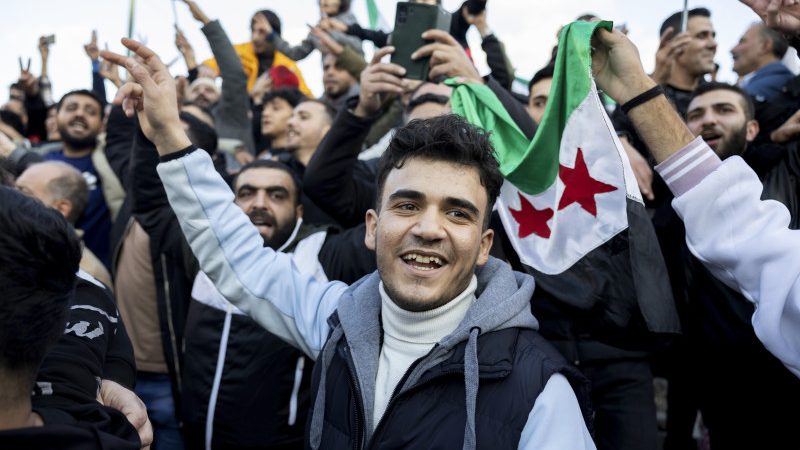 Primer día de Damasco sin Bachar al Asad: celebraciones hasta el amanecer