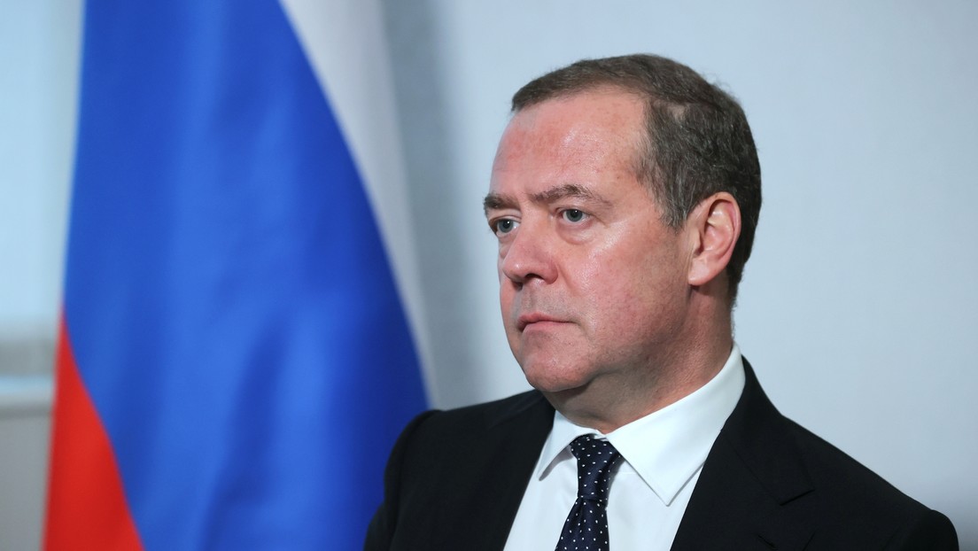 Medvédev califica el atentado contra Kirílov de «agonía» del régimen de Kiev