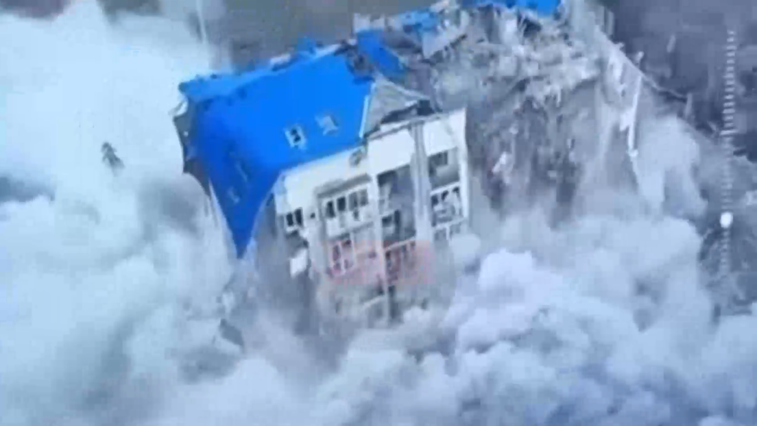 Dos militares rusos arrasan totalmente un bastión ucraniano en Donbass