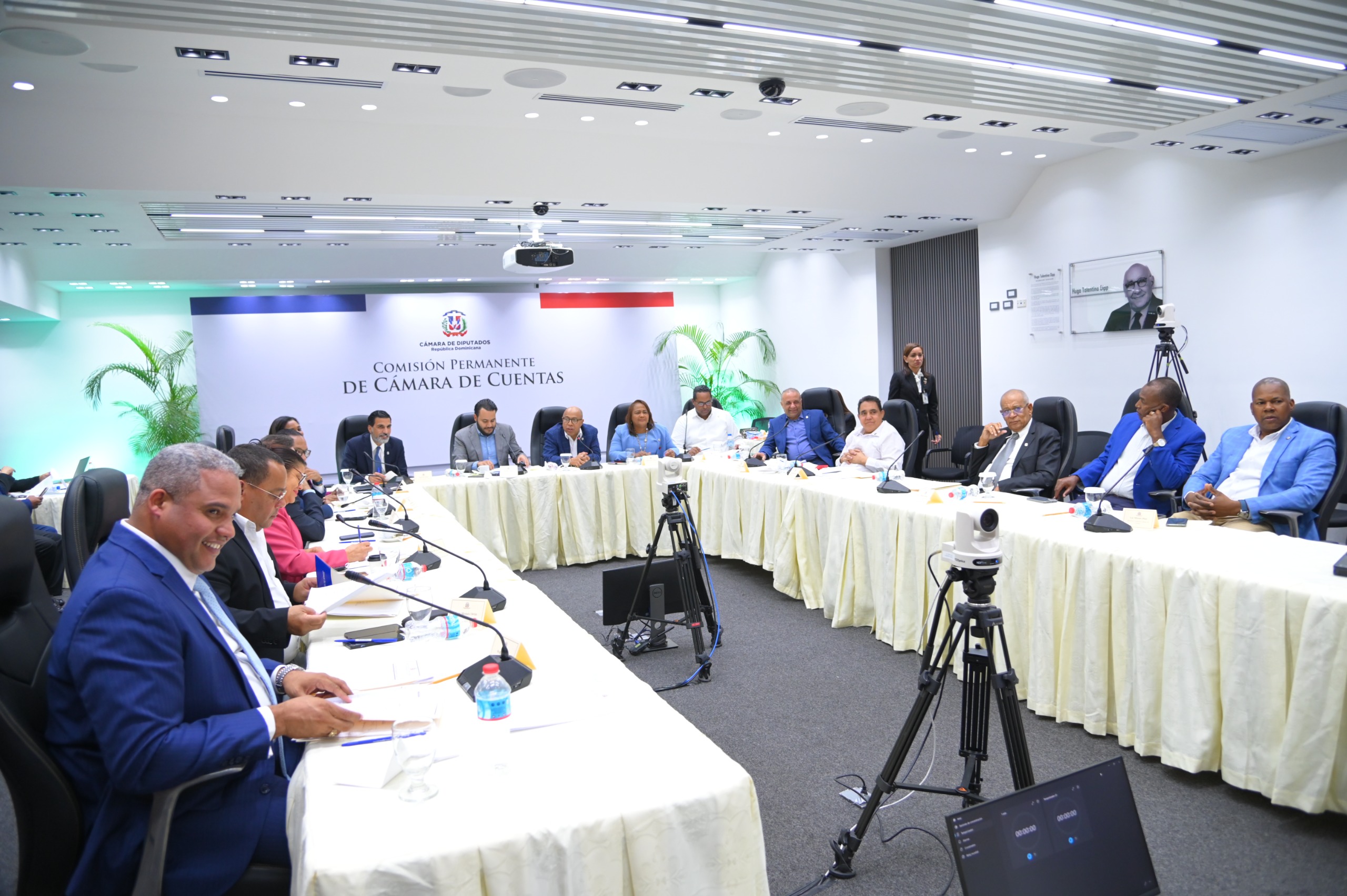 Cámara Diputados entrevista 26 aspirantes a Cámara de Cuentas