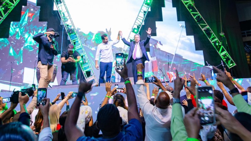 FP ofrece agasajo de navidad a una multitud de integrantes