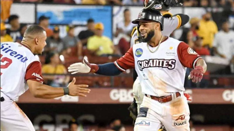 Gigantes vencen Águilas en recta final Liga dominicana de Béisbol
