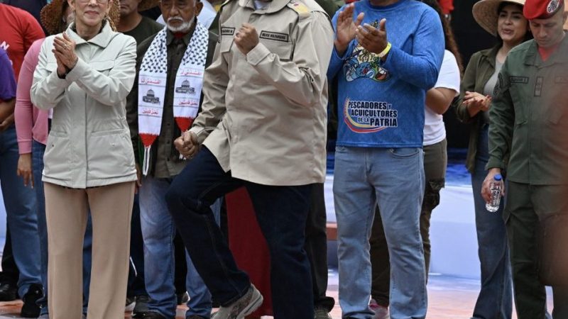 Chavismo convoca «grandes» marchas por investidura Maduro