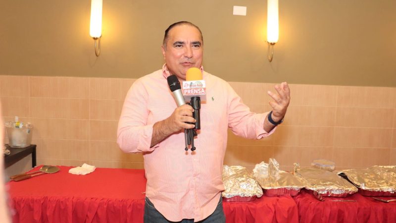 Víctor Pavón ofrece «compartir navideño» a su equipo en SDN