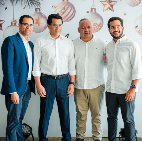 Amigos Que Suman reúne destacadas figuras en su encuentro navideño 2024