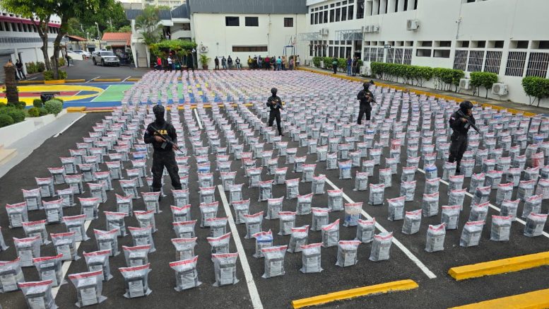 RD mantiene investigación sobre alijo de 9,8 toneladas de cocaína