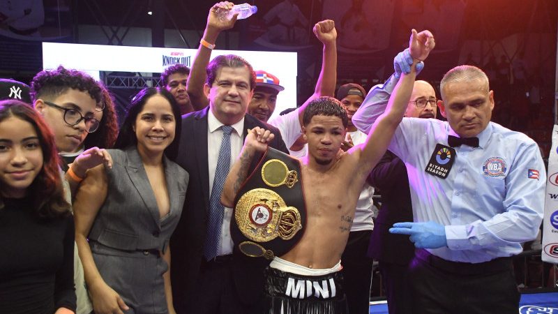“Mini PacMan” Rosa es campeón mundial minimosca de la AMB