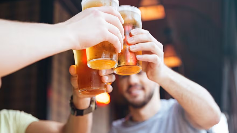 Mantienen prohibición vender alcohol más allá 12 de la noche