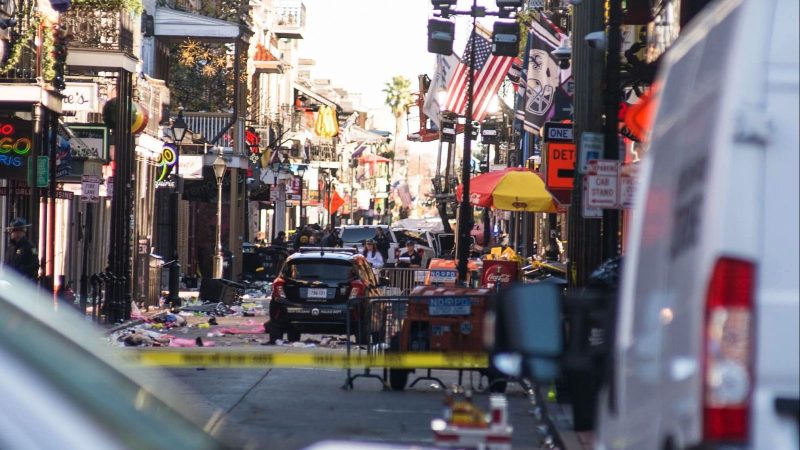 Autoridades de EE.UU. le caen atrás a posibles conexiones en choque masivo en Nueva Orleans