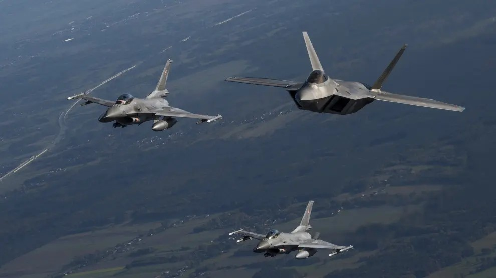 Aviones de la OTAN responden al ataque masivo de Rusia a Ucrania