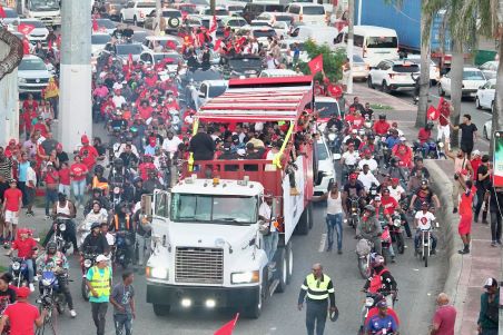 Escogido se lanza a calles del Distrito Nacional para festejar corona 71 en el beisbol invernal RD.         na