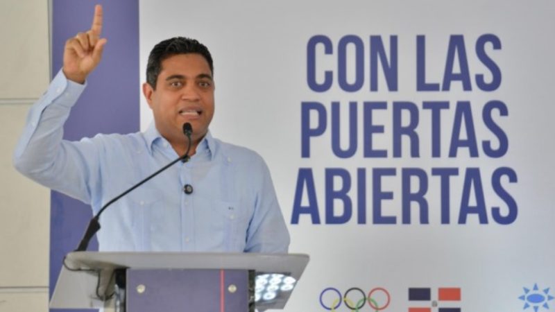Ministro dominicano anuncia construcción obras deportivas