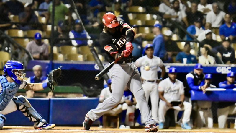 Leones propina paliza a los Tigres; Águilas doblegan a las Estrellas