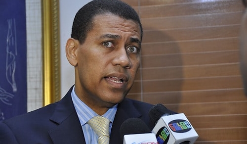 Guido Gómez Mazara cuestiona a gente sin preparación aspiren Presidencia RD