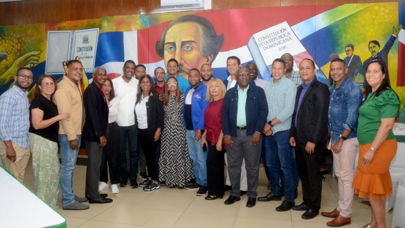 Fuerza Magisterial analiza desafíos del sistema educativo nacional