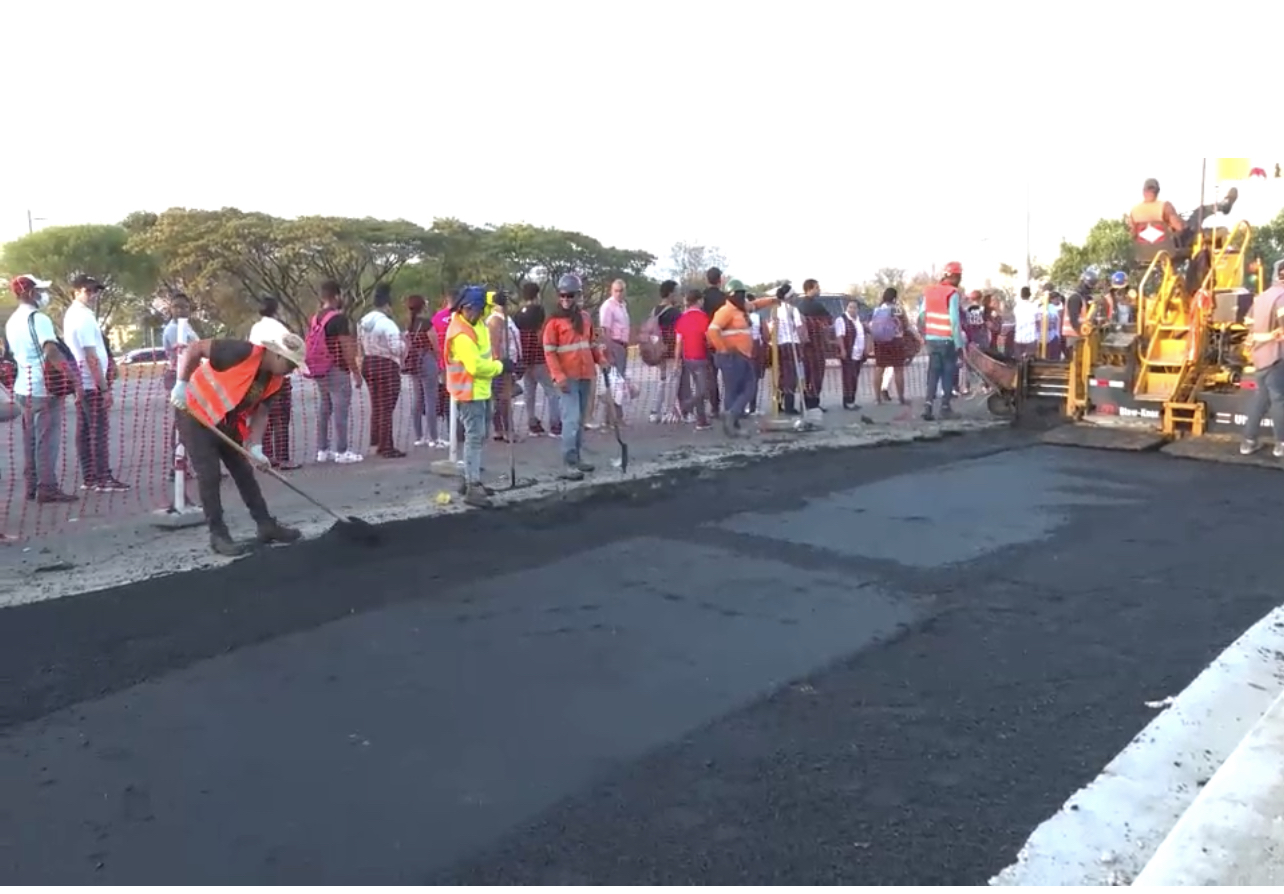 MOPC inicia gigantesco plan de bacheo en vías dominicanas