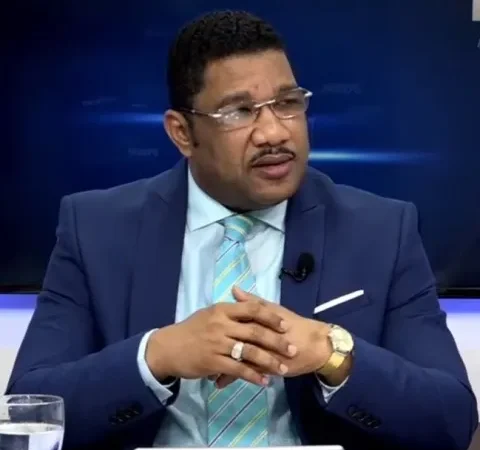 Miguel Florentino: Gestión municipal de Betty Gerónimo es un fiasco que mantiene el desorden y la arrabalización en SDN