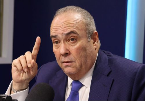 Charlie Mariotti califica de crítica la situación de las escuelas en RD