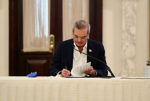 El presidente Luis Abinader designa a cinco embajadores