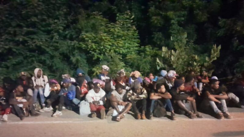 Ejército intercepta a 378 inmigrantes haitianos en zonas montañosas y costeras de la región fronteriza