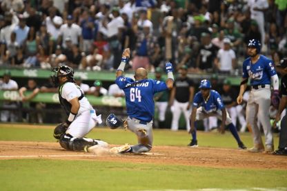 Tigres del Licey vencen a Estrellas y siguen arriba