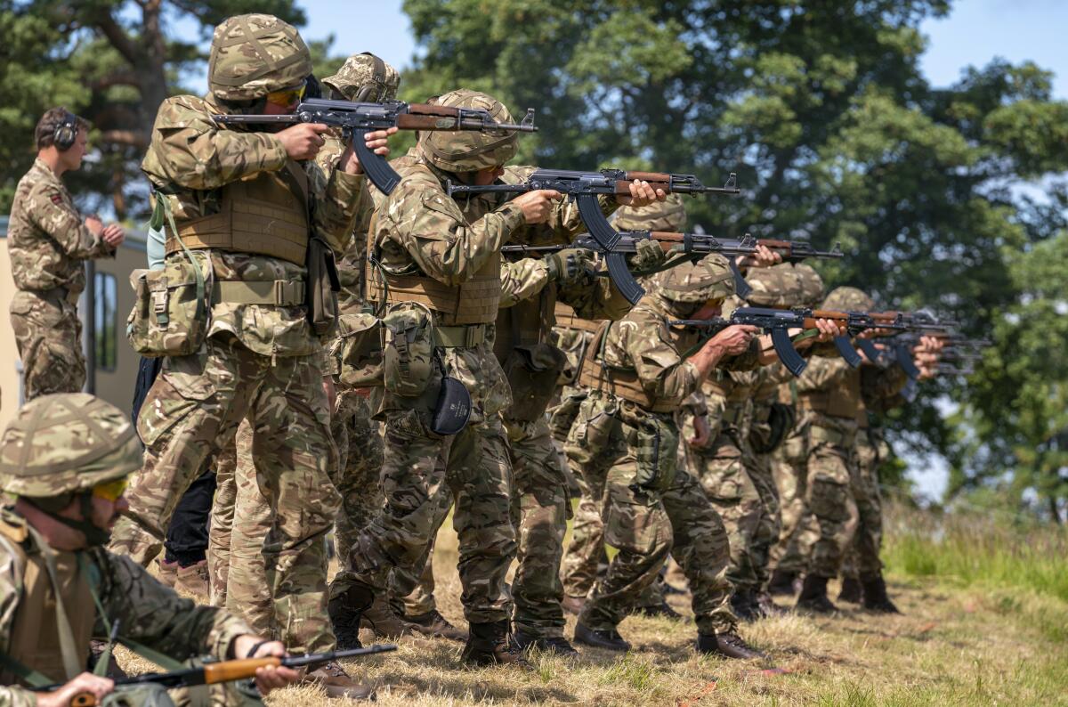Soldados de Ucrania desertan en masa durante entrenamientos en Francia