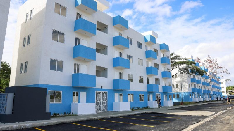 144 apartamentos fueron entregados por Abinader a familias desplazadas