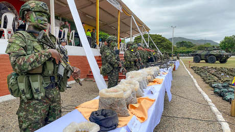 Presidente Gustavo Petro enfrenta varios frentes en medio de crisis por enfrentamientos entre guerrillas