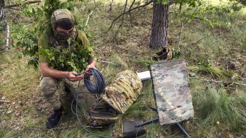 EE. UU. amenaza con cortar a Ucrania el uso del sistema de Internet por satélite Starlink de Elon Musk