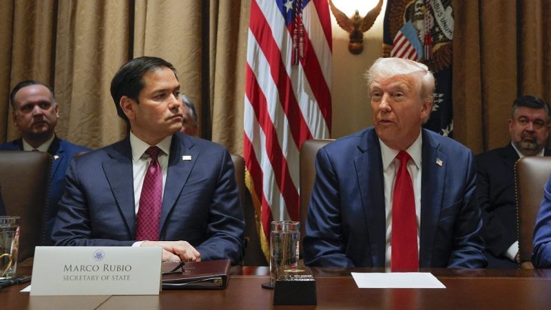 Secretario de Estado de EE. UU. exige a Zelenski disculparse por su actitud frente a Trump