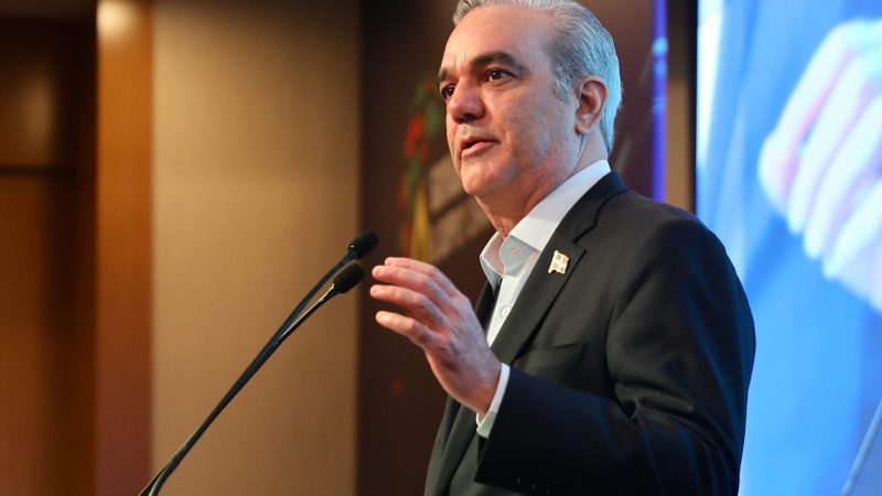 Abinader afirma sector eléctrico nacional aún está en proceso de consolidación