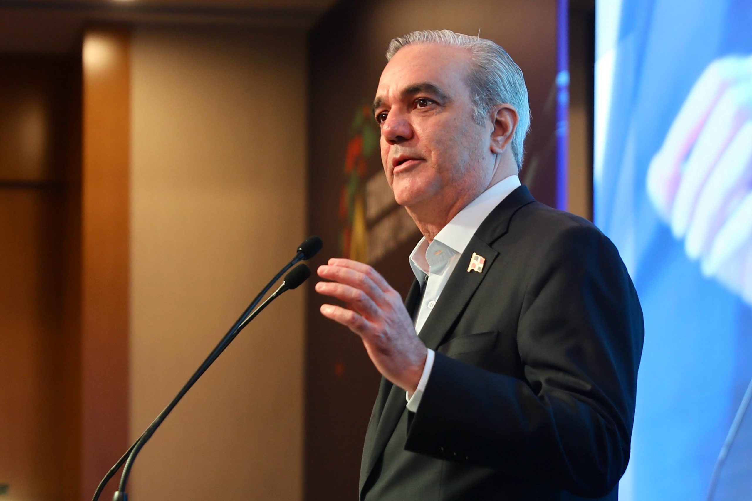 Abinader afirma sector eléctrico nacional aún está en proceso de consolidación