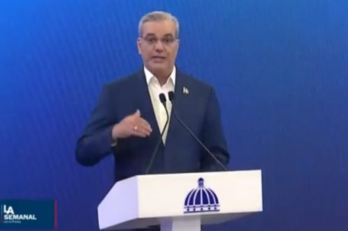 Abinader dice incautación avión venezolano fue por orden de un juez