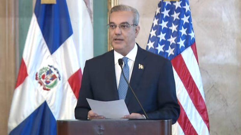 Presidente dominicano exige a secretario de Estado de EE. UU. mantener ayuda económica a Haití