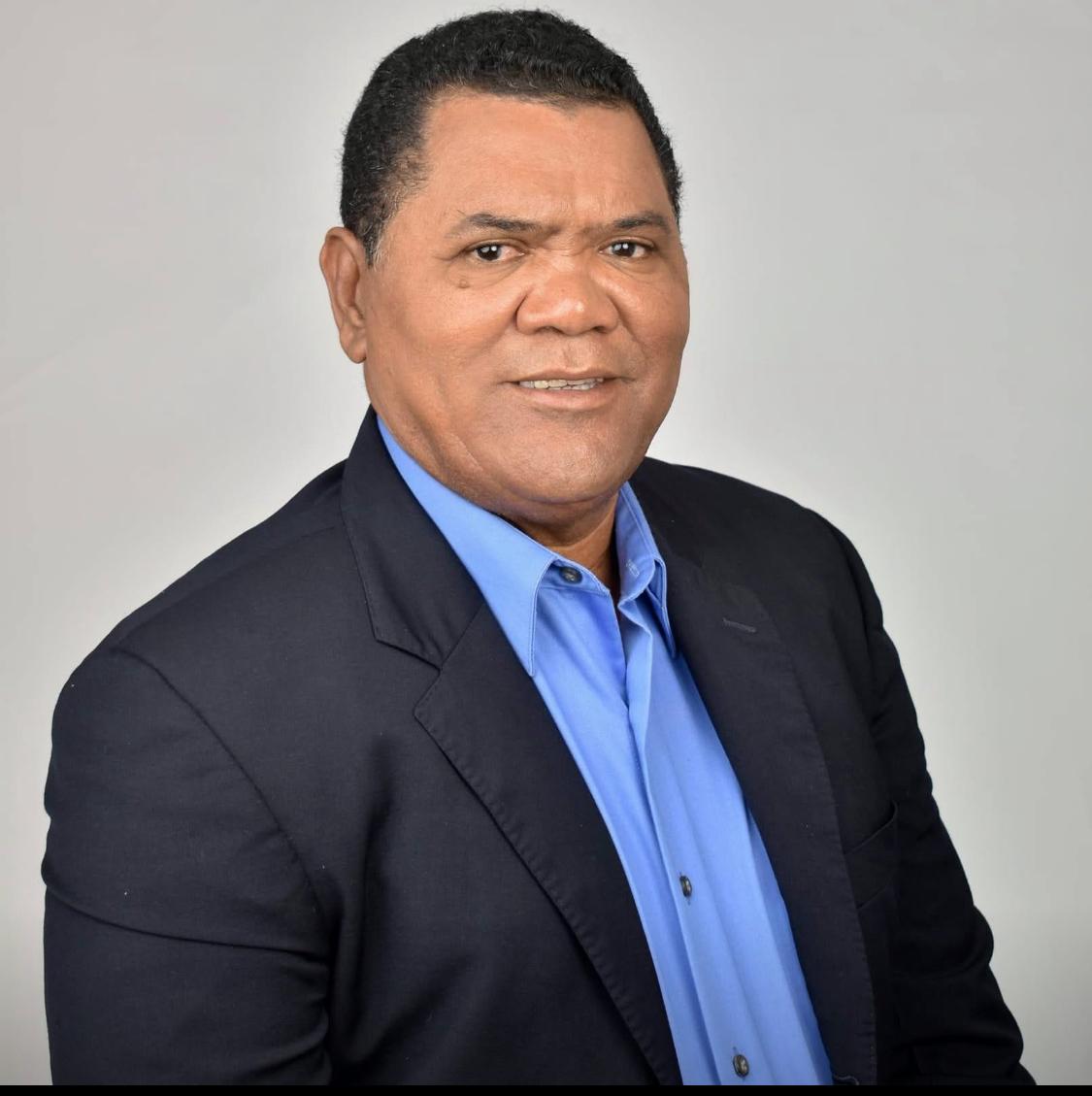 Renuncia del PLD el presidente municipal de San Luís, Víctor Peña*