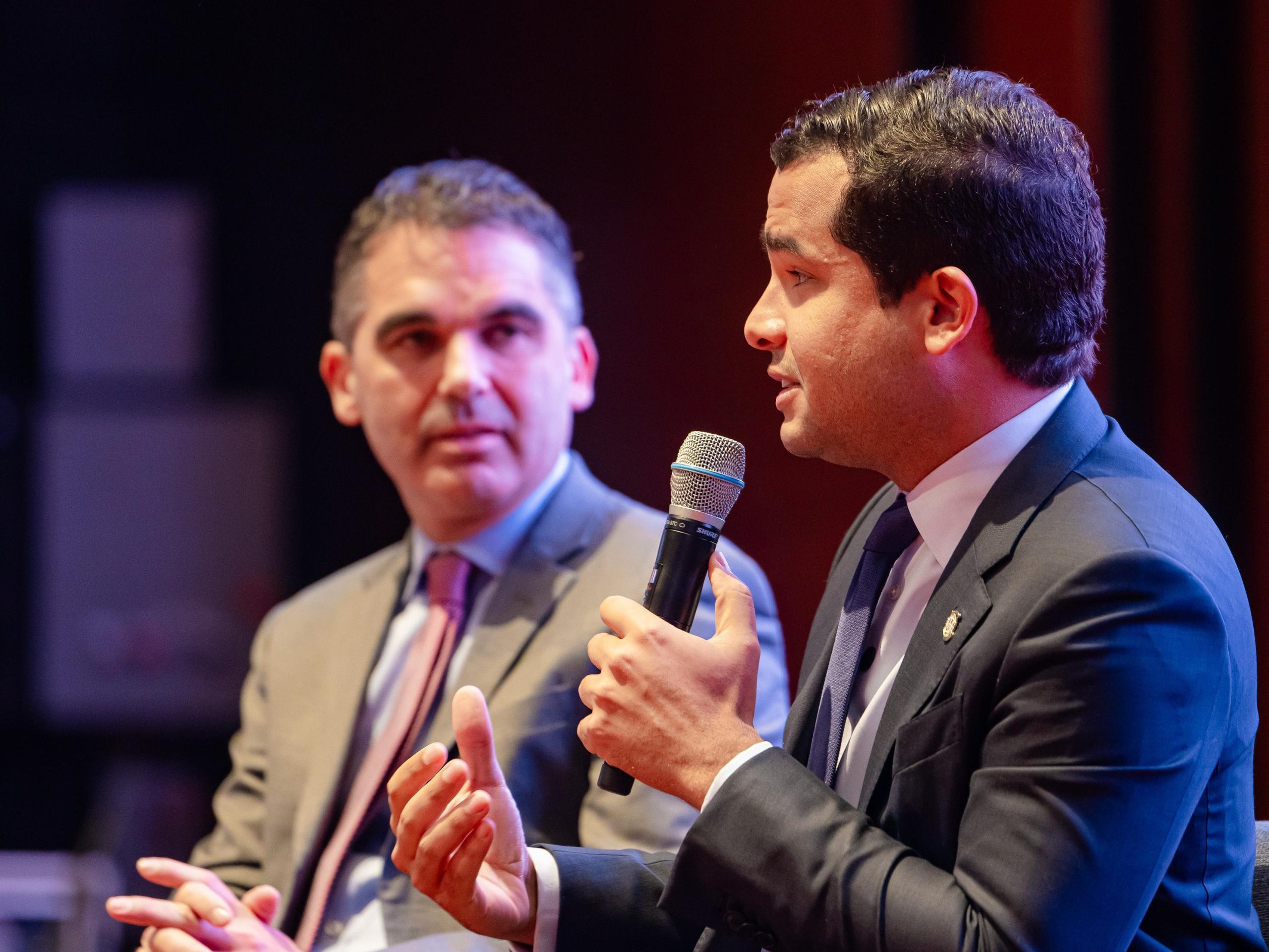 Omar Fernández propone crear leyes que protejan inversiones de dominicanos de la diáspora*