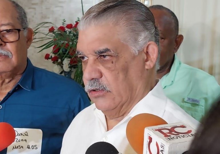 Miguel Vargas de acuerdo con aumento salarial en instituciones públicas y privadas