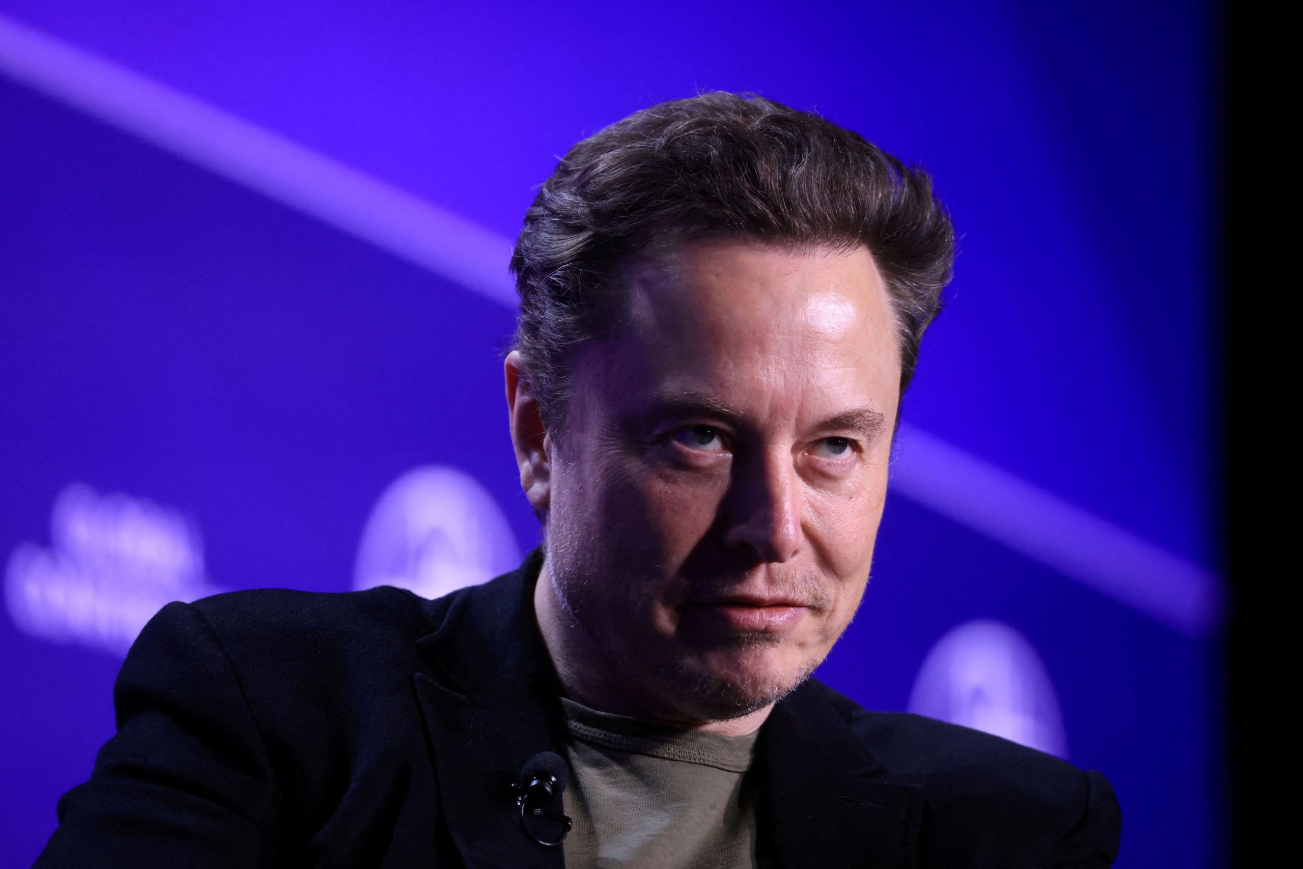 Elon Musk revela millones de «vampiros» hasta de 370 años se «chupan» beneficios de los planes sociales en EE. UU.
