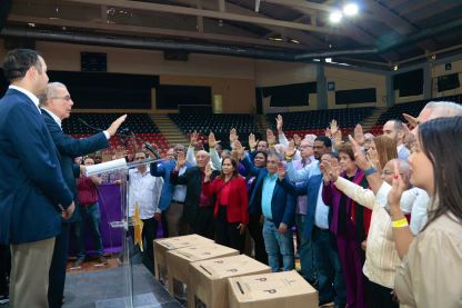 PLD juramenta nuevos titulares presidirán Secretarías