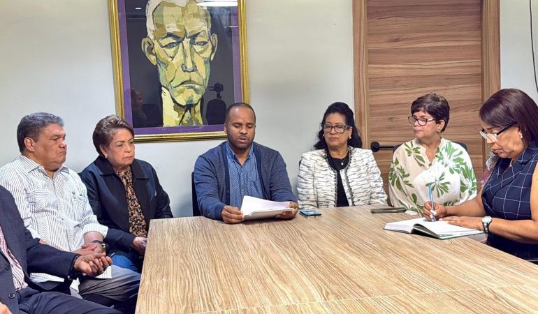 PLD deja abiertas inscripciones para aspirantes a Secretaría