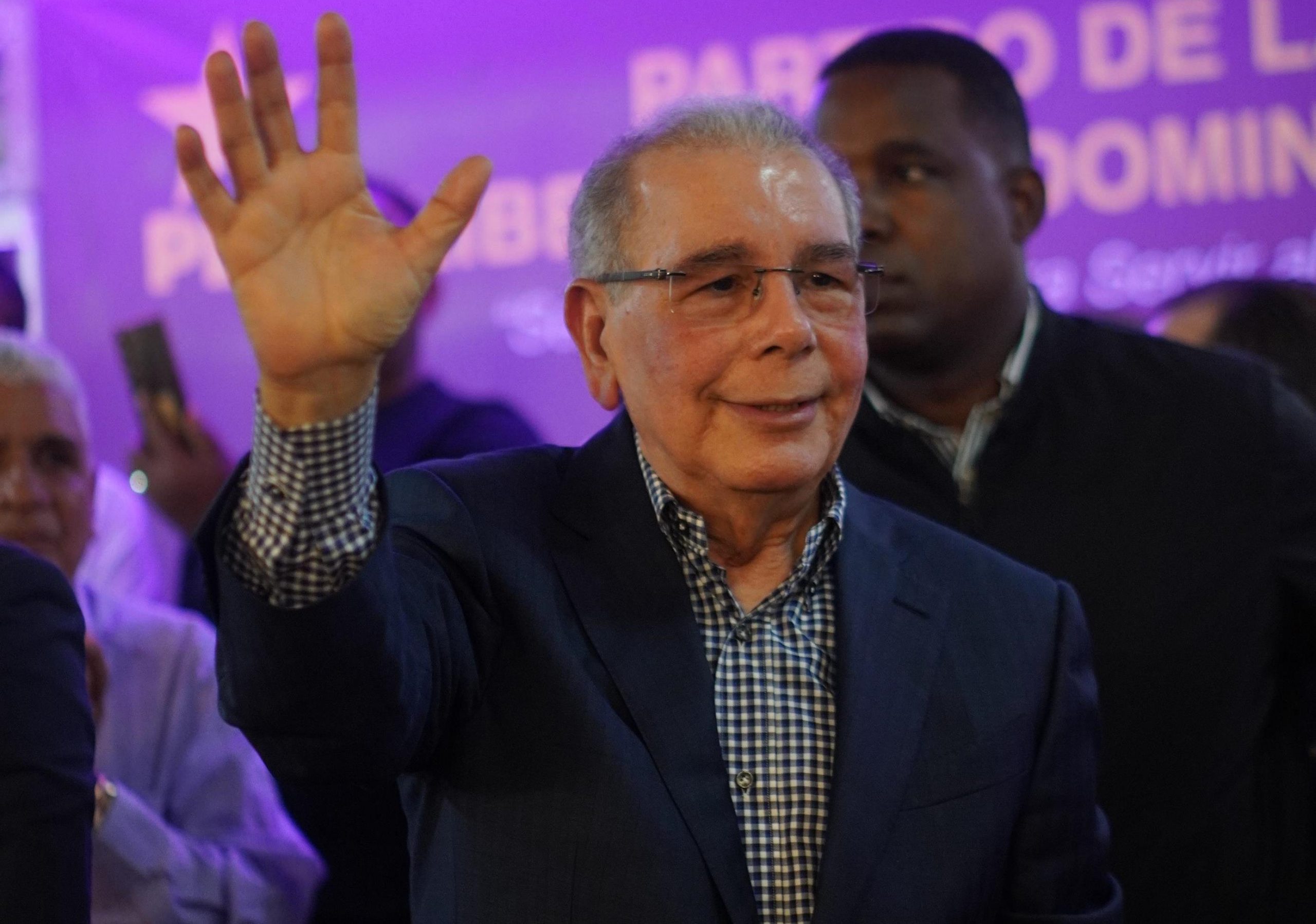 Danilo Medina contradice al gobierno y dice en su gobierno dominicanos vivían mejor