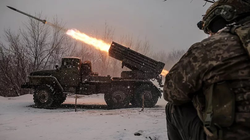 Ante posible aniquilación Trump pide clemencia para tropas rodeadas por rusos en Kiev