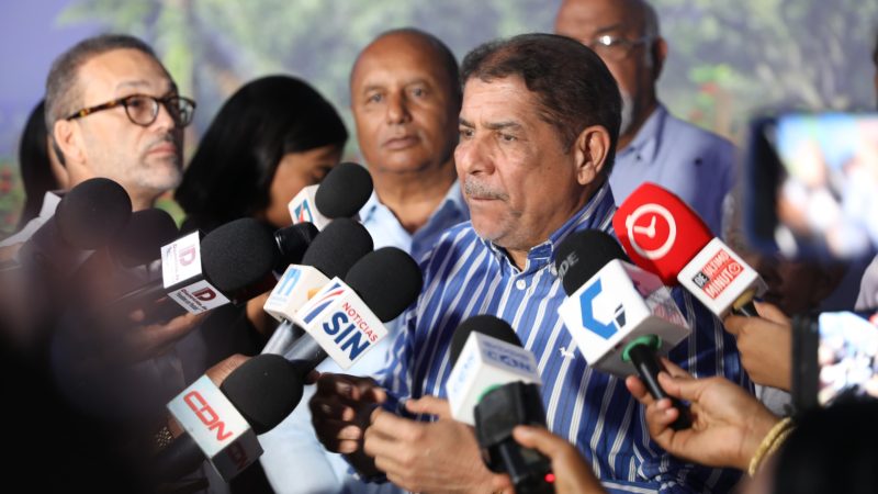 Ministro de Agricultura informa desde la próxima semana el país exportará uvas hacia EE. UU.