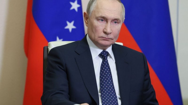 Vladímir Putin asegura militares ucranianos rodeados en Kursk tienen dos opciones «rendirse o morir»